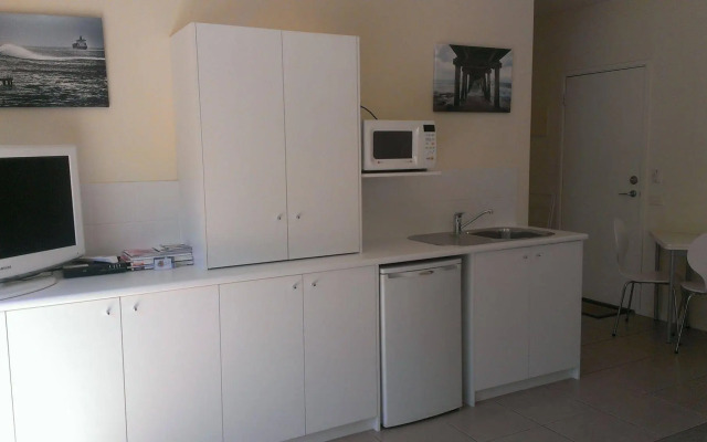 Springtide Studio Apartments