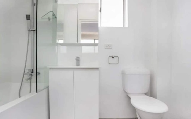 1 Bedroom Apartment by Bondi Beach