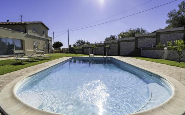 Villa Romeo with tree house