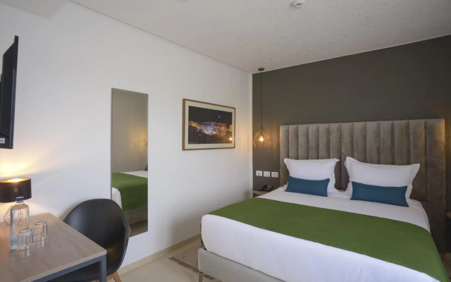 Maia Hotel Suites