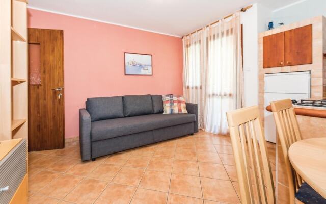 Amazing Apartment in Grebastica With 2 Bedrooms and Wifi