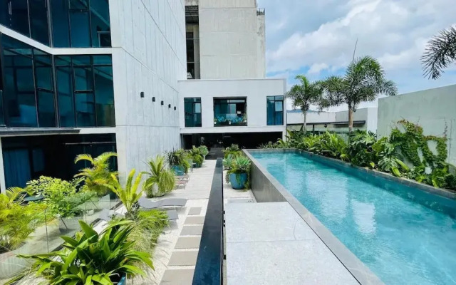 Modern Skyline Rohmoser