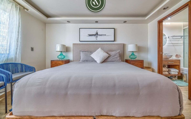 3BR Condo With Private Balcony - Pool - Marina`