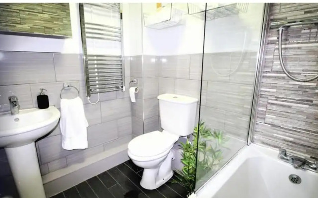 Rugby - Apartment - Sleeps 4 - Parking
