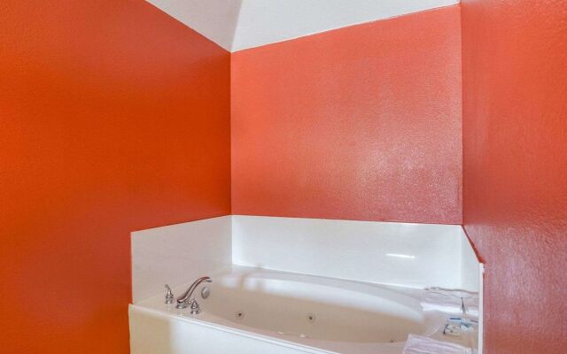 Rodeway Inn & Suites Humble, TX