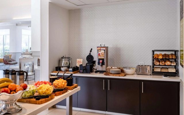 Hilton Garden Inn Bakersfield