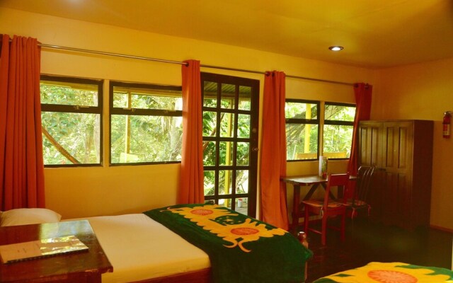 Howler Monkey Resort