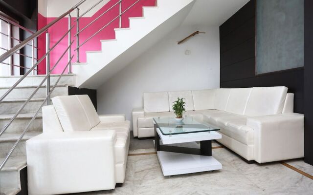 Capital O 10970 Hotel Krishna Palace