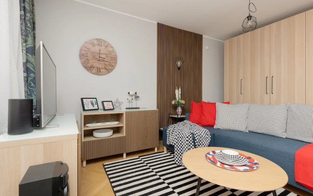 Stylish Apartment in Żoliborz by Renters