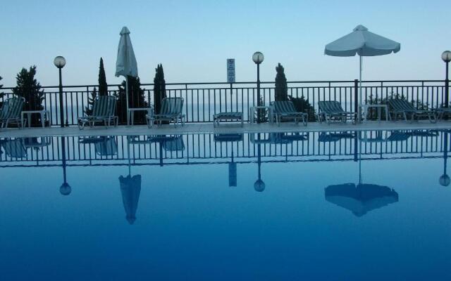 Aronis Apartments