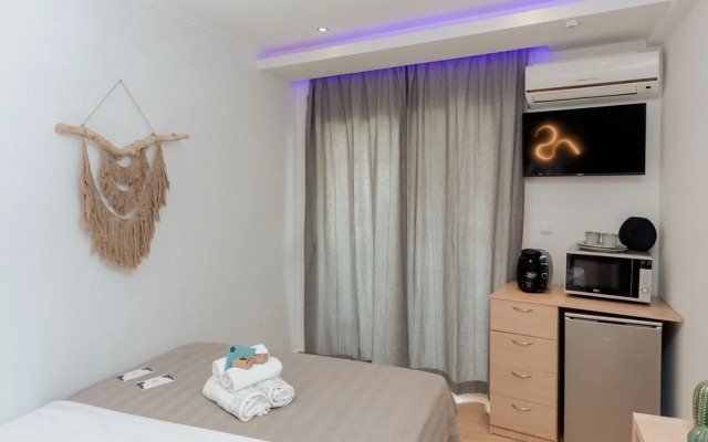 Sea View Studio With a Barbecue Area on the Terrace of the Building a Smart TV