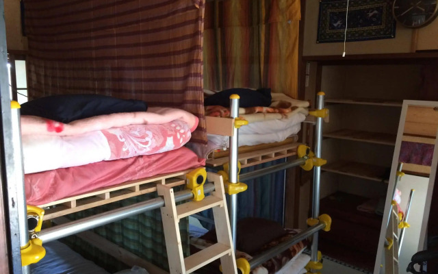Norishico Auto Guest House - Hostel