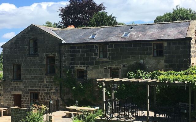 Otley Chevin B&B With Dining