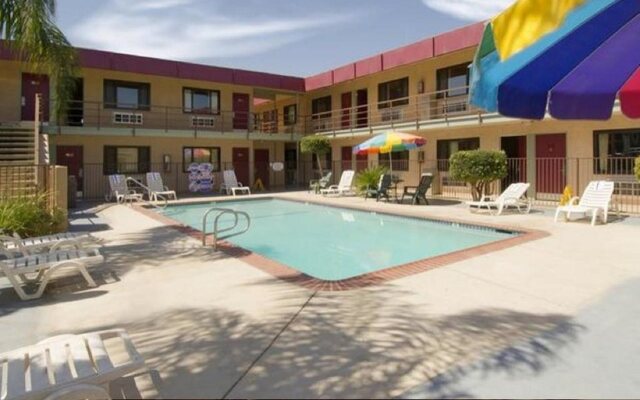 Red Roof Inn Bakersfield