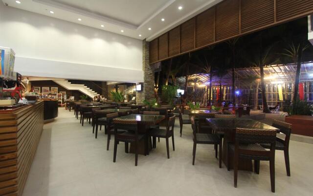 Crown Regency Courtyard Resort