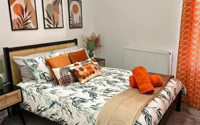 Llangollen Retreat With Stunning Views of the Castle