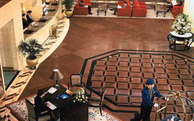 Gloria Plaza