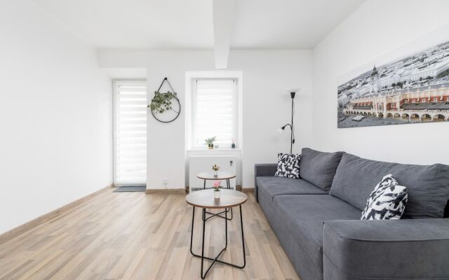 Studio Rynek Dębnicki by Renters