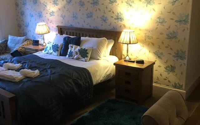 The Oakeley Arms Hotel