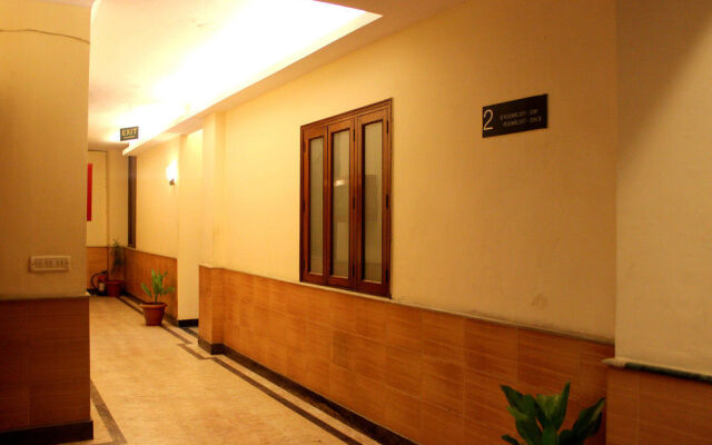 OYO 305 Hotel Rajdeep Palace