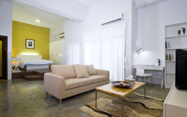 212 Serviced Apartment