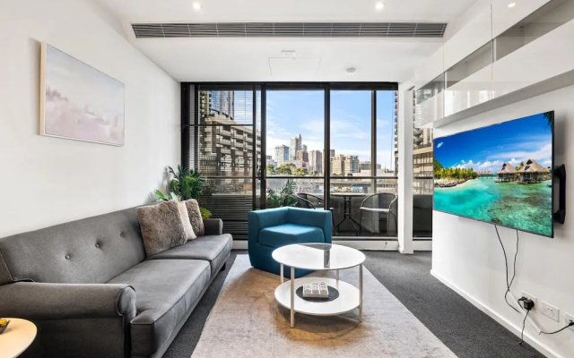 Stylish Southbank 2-bed Flat w/ Balcony – Balcony – Melbourne