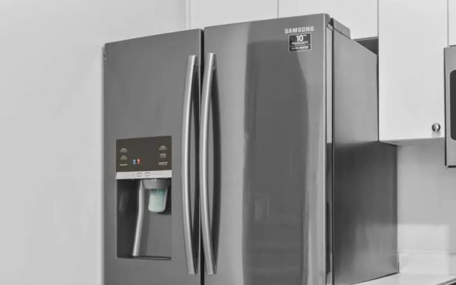 Contemporary 3BR Townhouse in Ajax Cozy Central