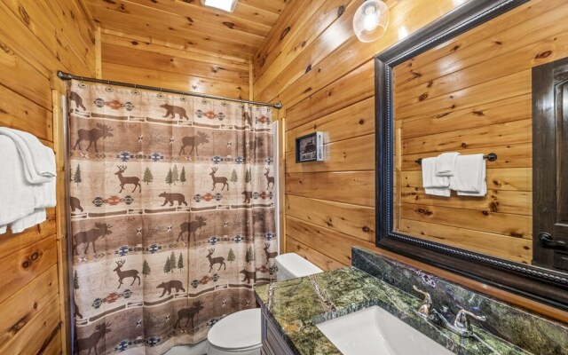 The Great Maple Retreat 13 Bedroom Home by Redawning