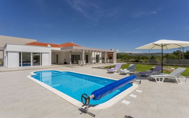 Luxury Villa Stella near Split