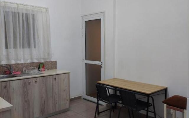 White house 3 bedroom City Center