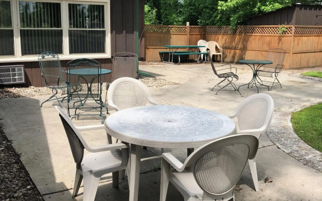 The Round Barn Lodge