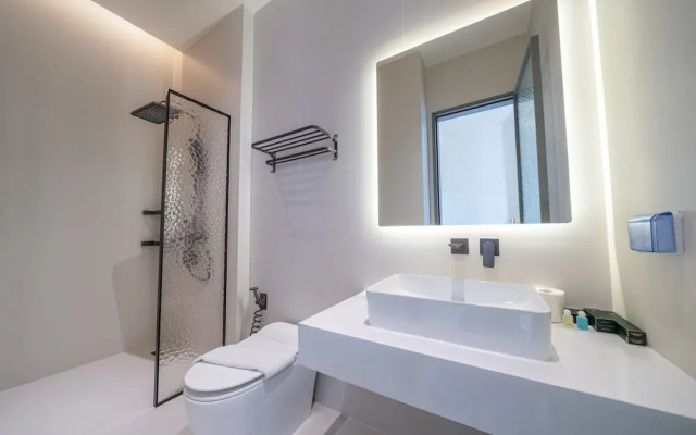 Pool villa with slide karaoke kitchen