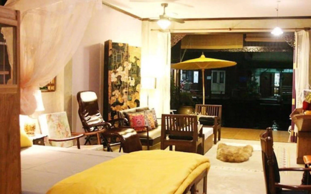 Bang Luang House
