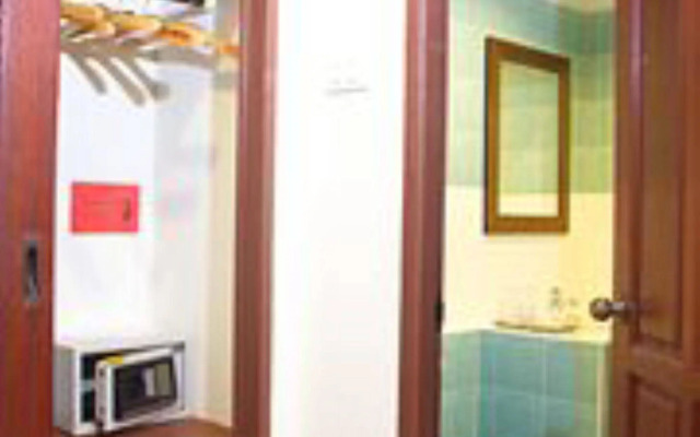 Hathai House Resort
