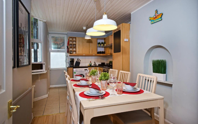 Liverpool City Stays The Beatles Theme House Penny Lane