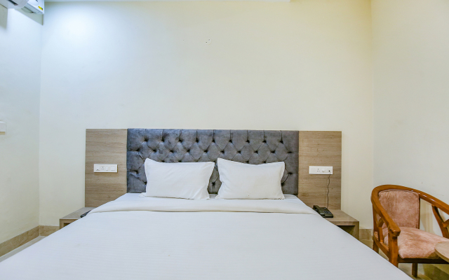 Fabhotel Melano