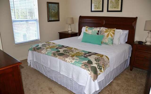 Lucaya 3 Bedroom 2 Bath Townhome!