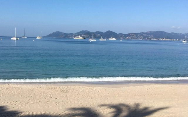 7 Art Hotel Cannes
