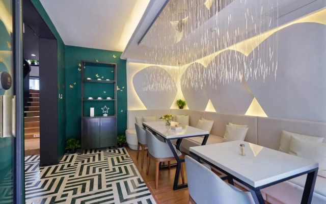 Wuhua Xingxiang Shanfang Hotel