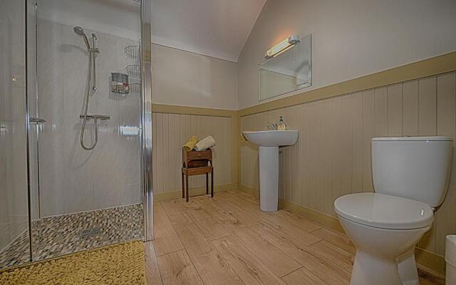 Dulrush Lodge Guest House and Self Catering