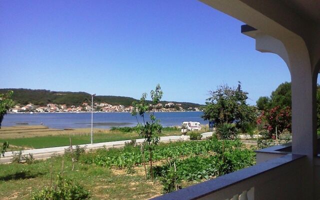 Apartments and Rooms Viskic