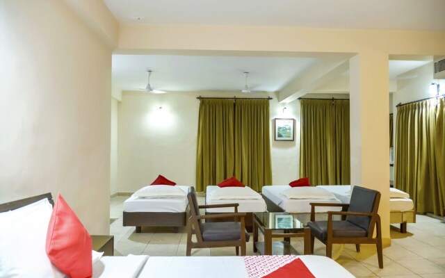 OYO 15149 Hotel Ajoy Minar