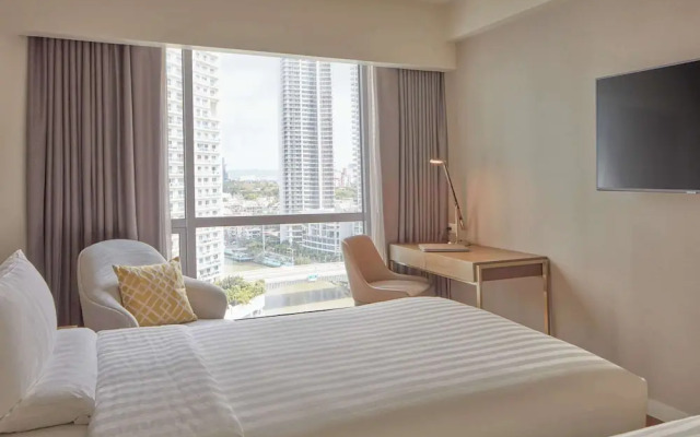 Lower Penthouse Unit in Acqua Residences