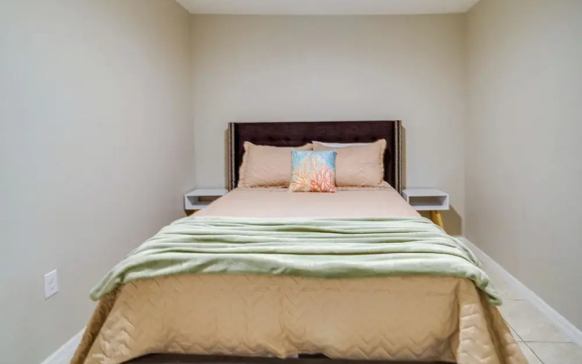 Melbourne Apartment Near Downtown & Beaches!