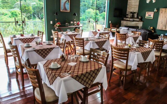 Golden Forest Pousada