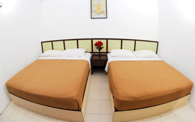 OYO 1192 Hash House Hotel