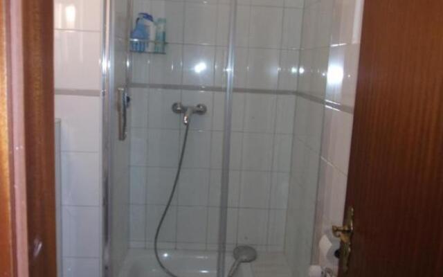 Zentrale 3 Zimmer Altbauwohnung mit Balkon