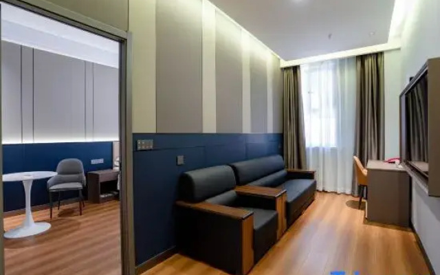 Holiday Inn Burqin Border Town
