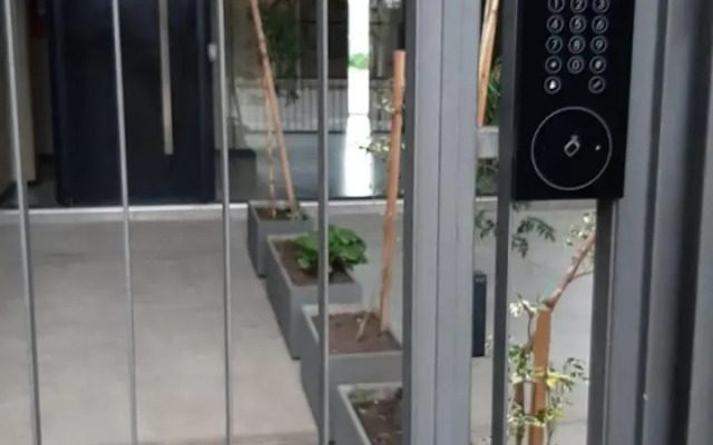 Departamento Moderno - Equipado y Con Cochera Privada