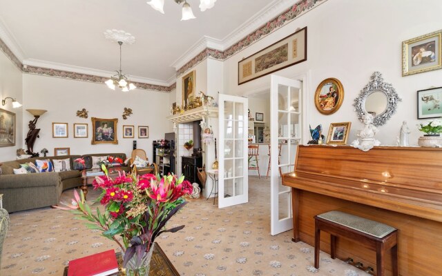 Country Villa Estate